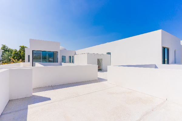 Exquisite Modern 6-Bedroom Villa in Emirates Hills, Dubai with Infinity Pool - METALUXURY