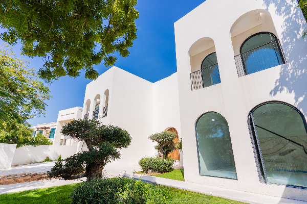Exquisite Modern 6-Bedroom Villa in Emirates Hills, Dubai with Infinity Pool - METALUXURY