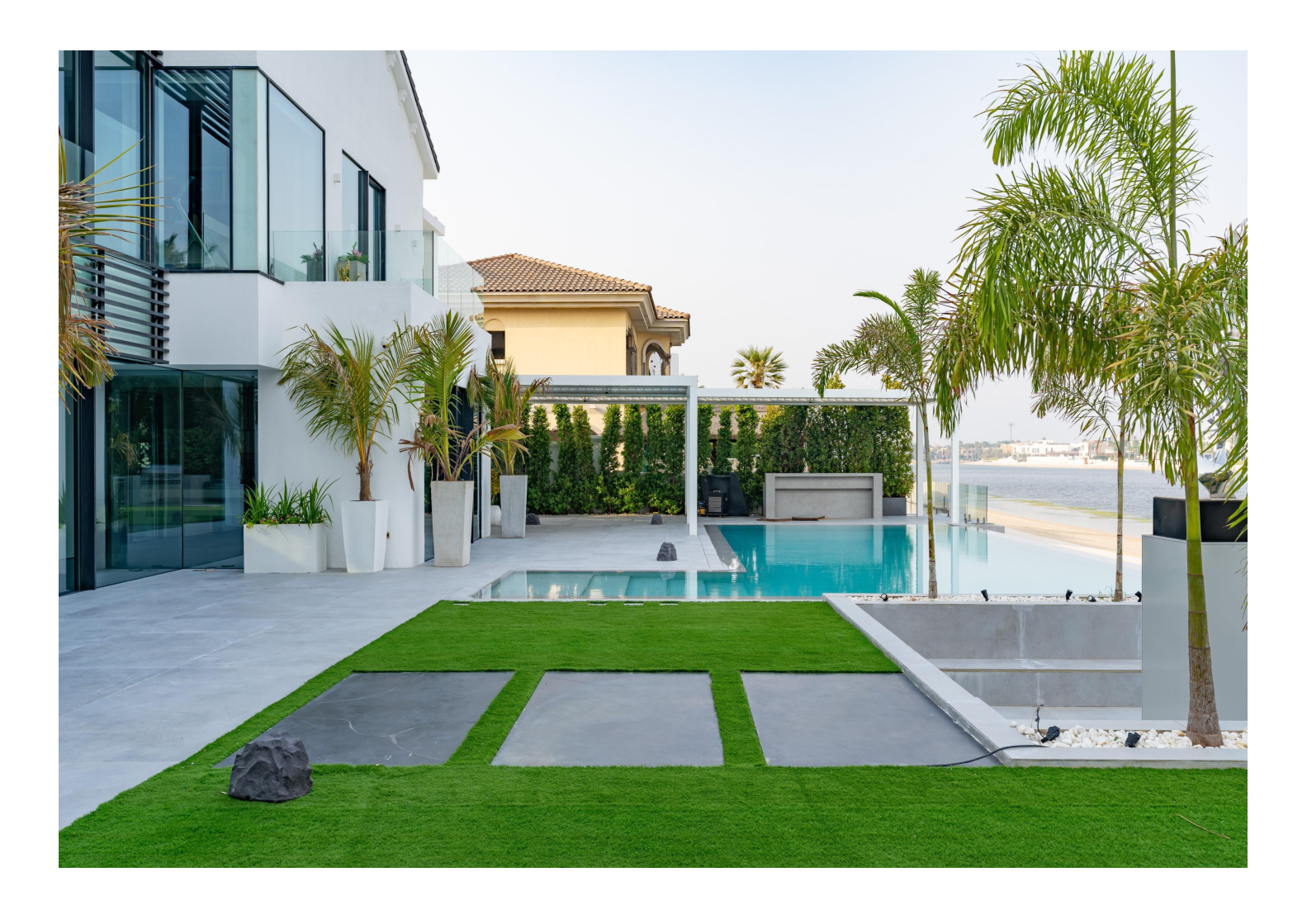 Modern 6-Bedroom Luxury Villa in Palm Jumeirah, Dubai - METALUXURY