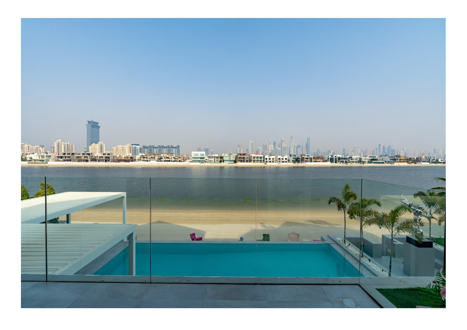 Modern 6-Bedroom Luxury Villa in Palm Jumeirah, Dubai - METALUXURY