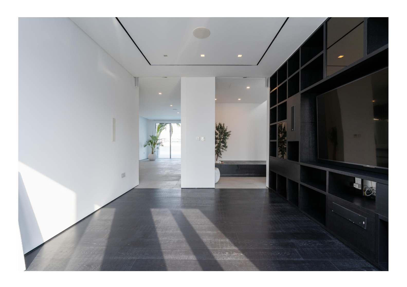 Modern 6-Bedroom Luxury Villa in Palm Jumeirah, Dubai - METALUXURY