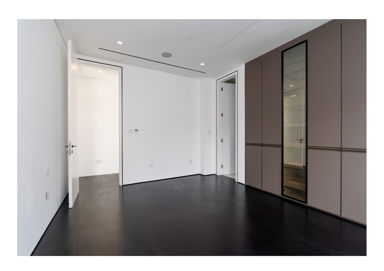 Modern 6-Bedroom Luxury Villa in Palm Jumeirah, Dubai - METALUXURY