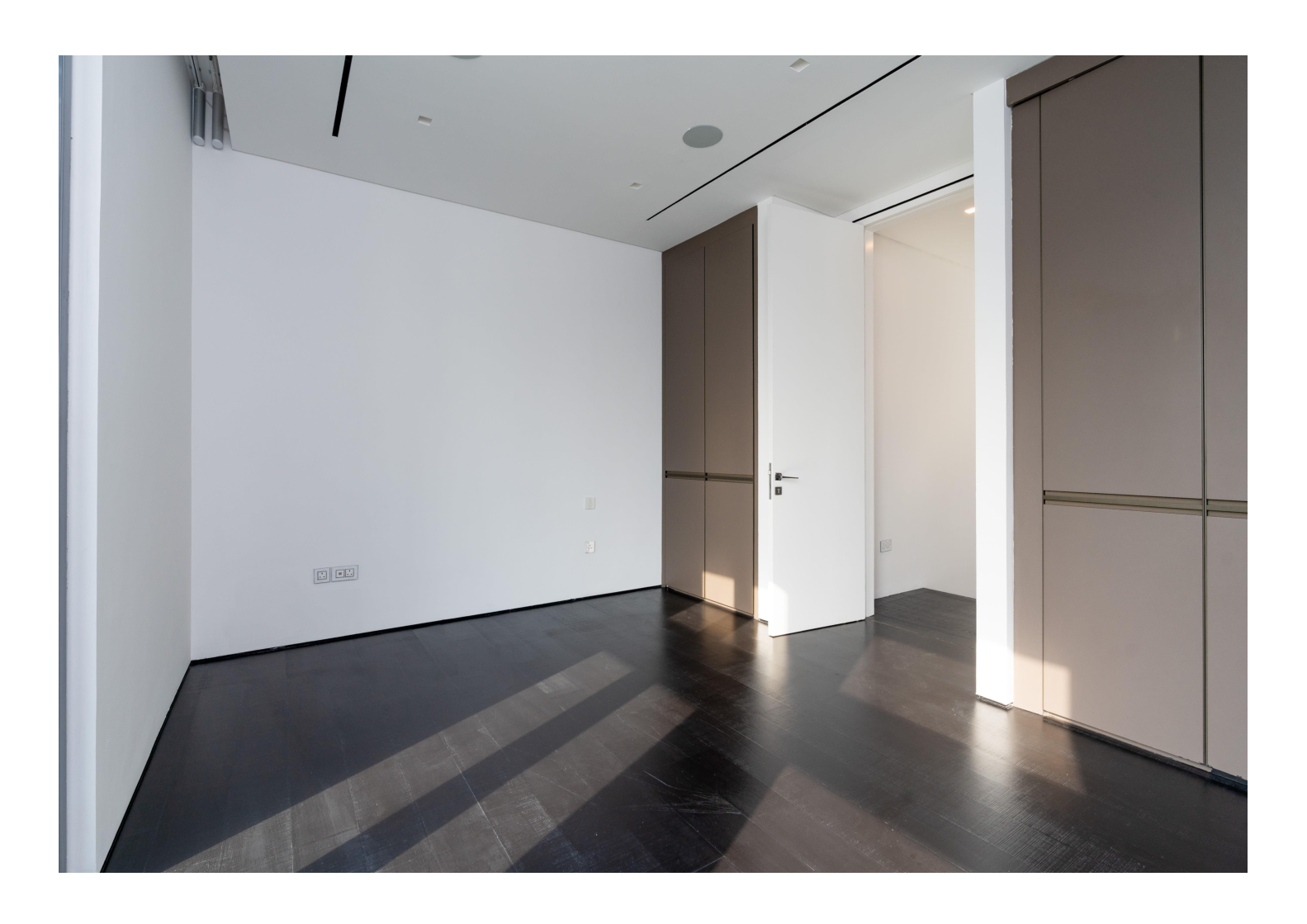 Modern 6-Bedroom Luxury Villa in Palm Jumeirah, Dubai - METALUXURY