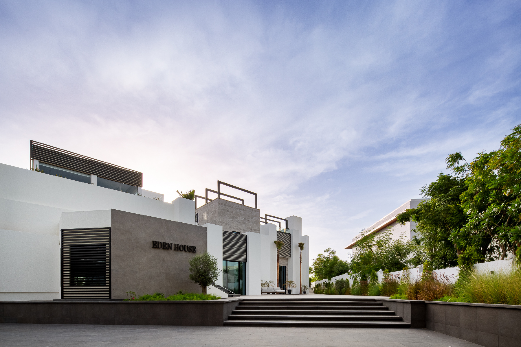 Emirates Hills Dubai 7 Bedroom Luxury Villa Eden House with Golf Course Views - METALUXURY