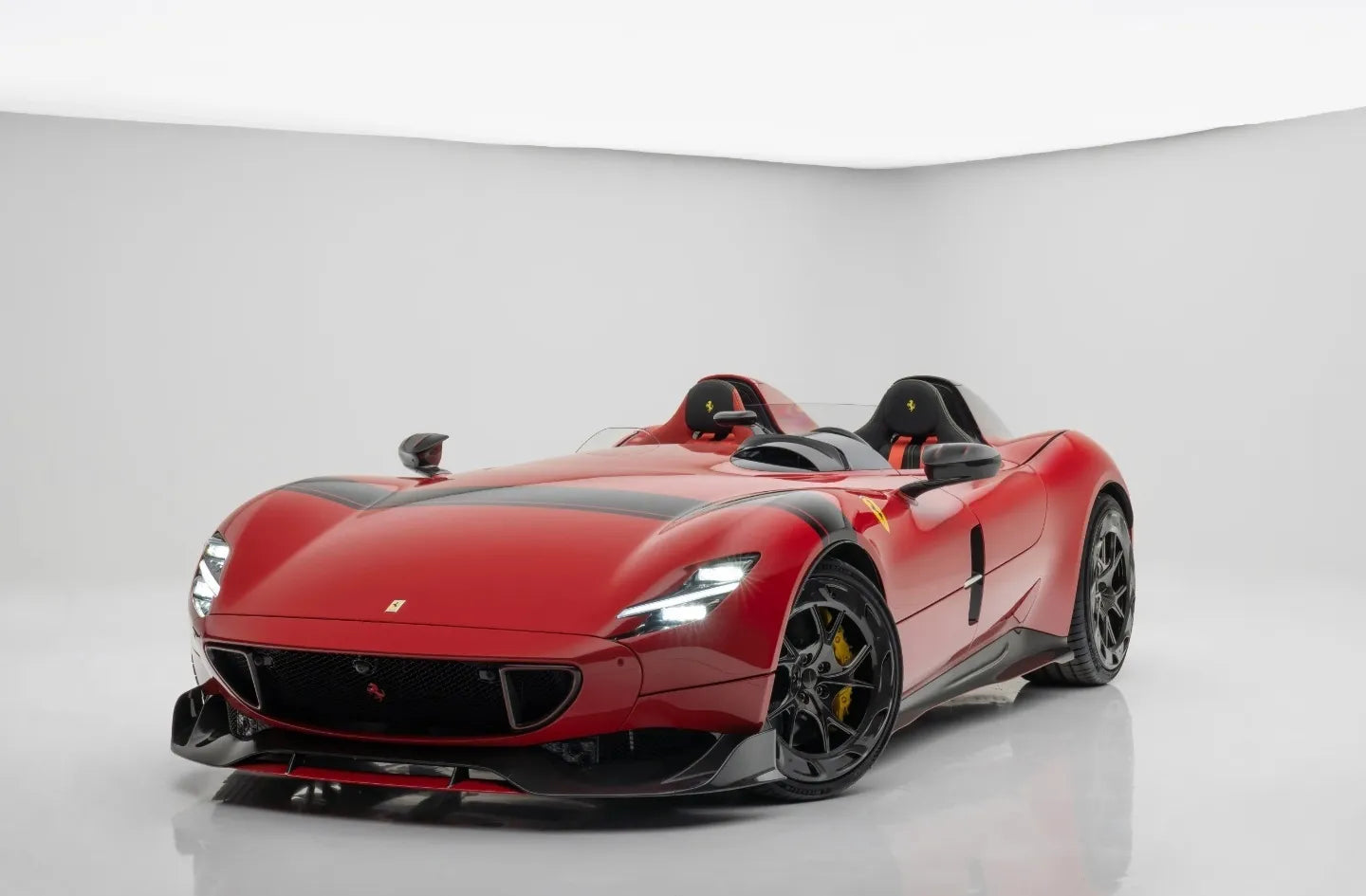 2023 Ferrari Monza SP2 - METALUXURY