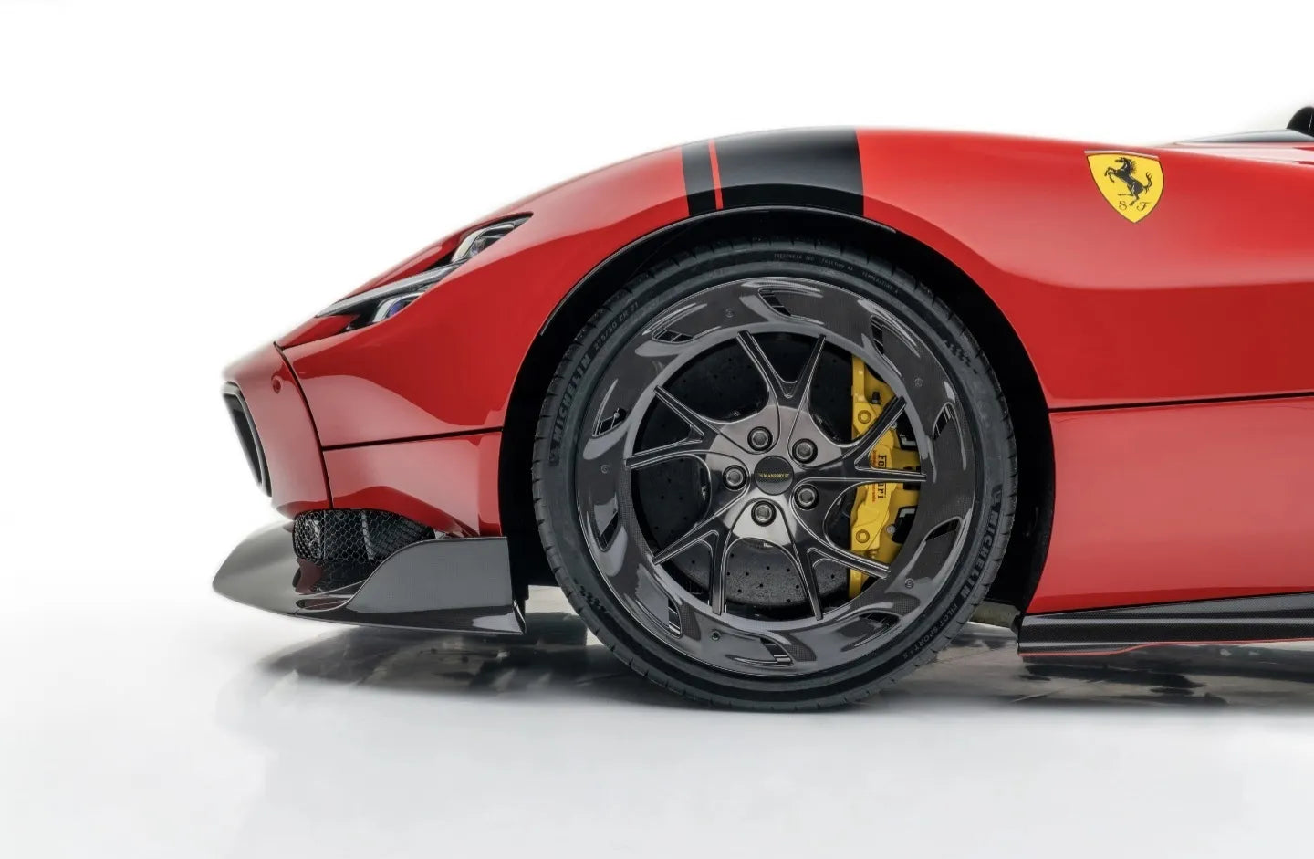 2023 Ferrari Monza SP2 - METALUXURY