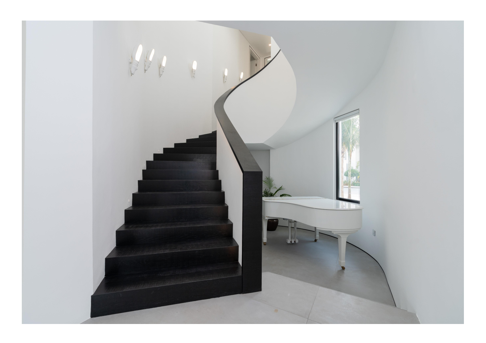 Modern 6-Bedroom Luxury Villa in Palm Jumeirah, Dubai - METALUXURY