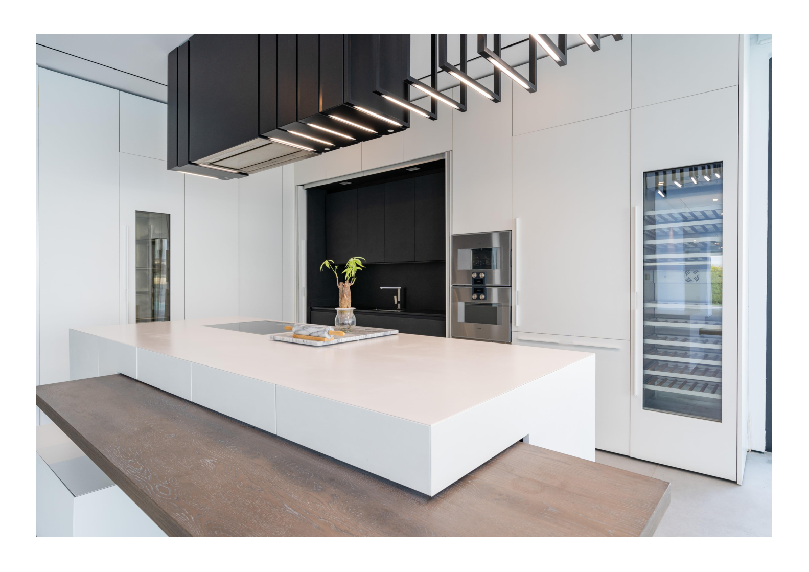 Modern 6-Bedroom Luxury Villa in Palm Jumeirah, Dubai - METALUXURY