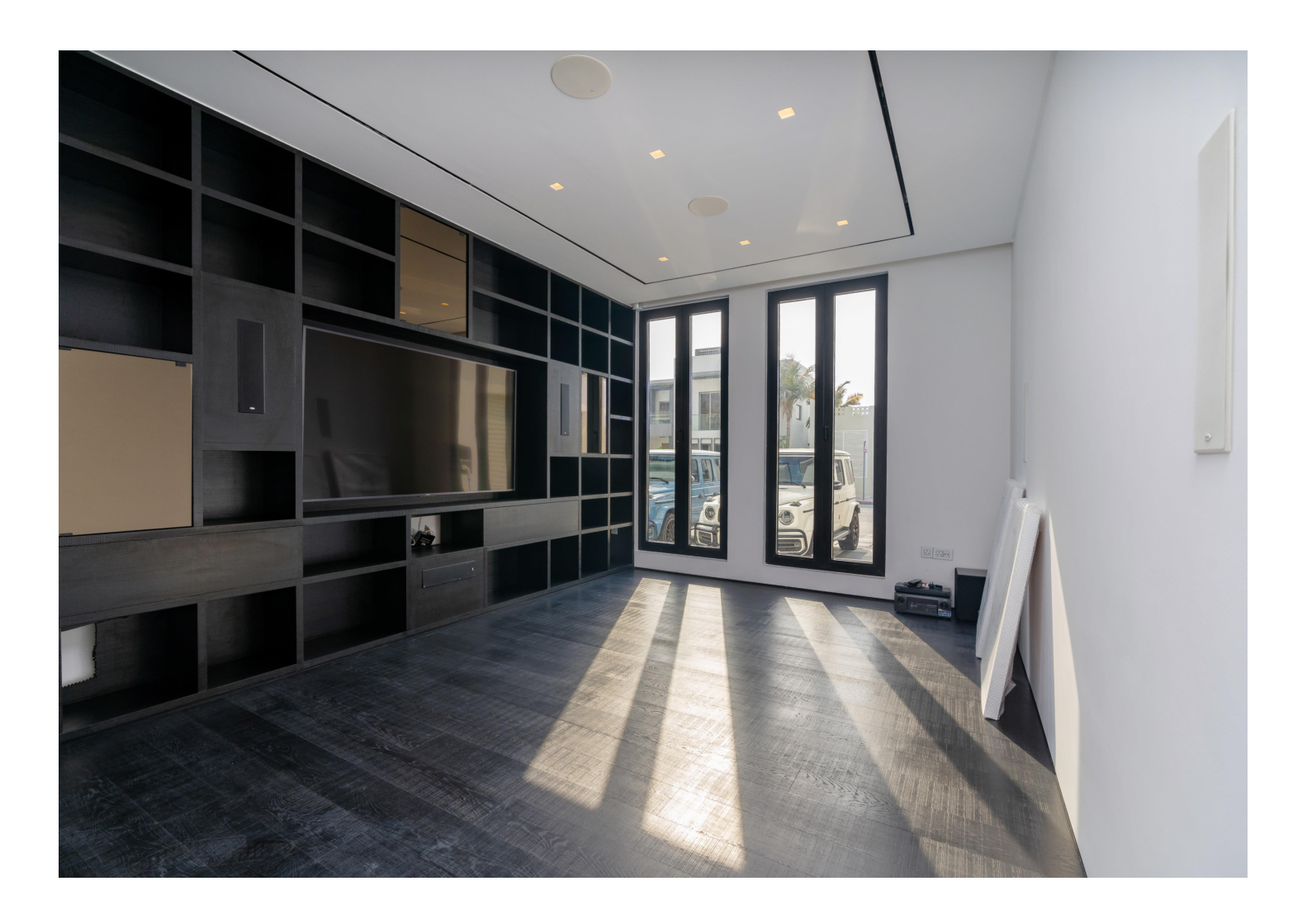 Modern 6-Bedroom Luxury Villa in Palm Jumeirah, Dubai - METALUXURY