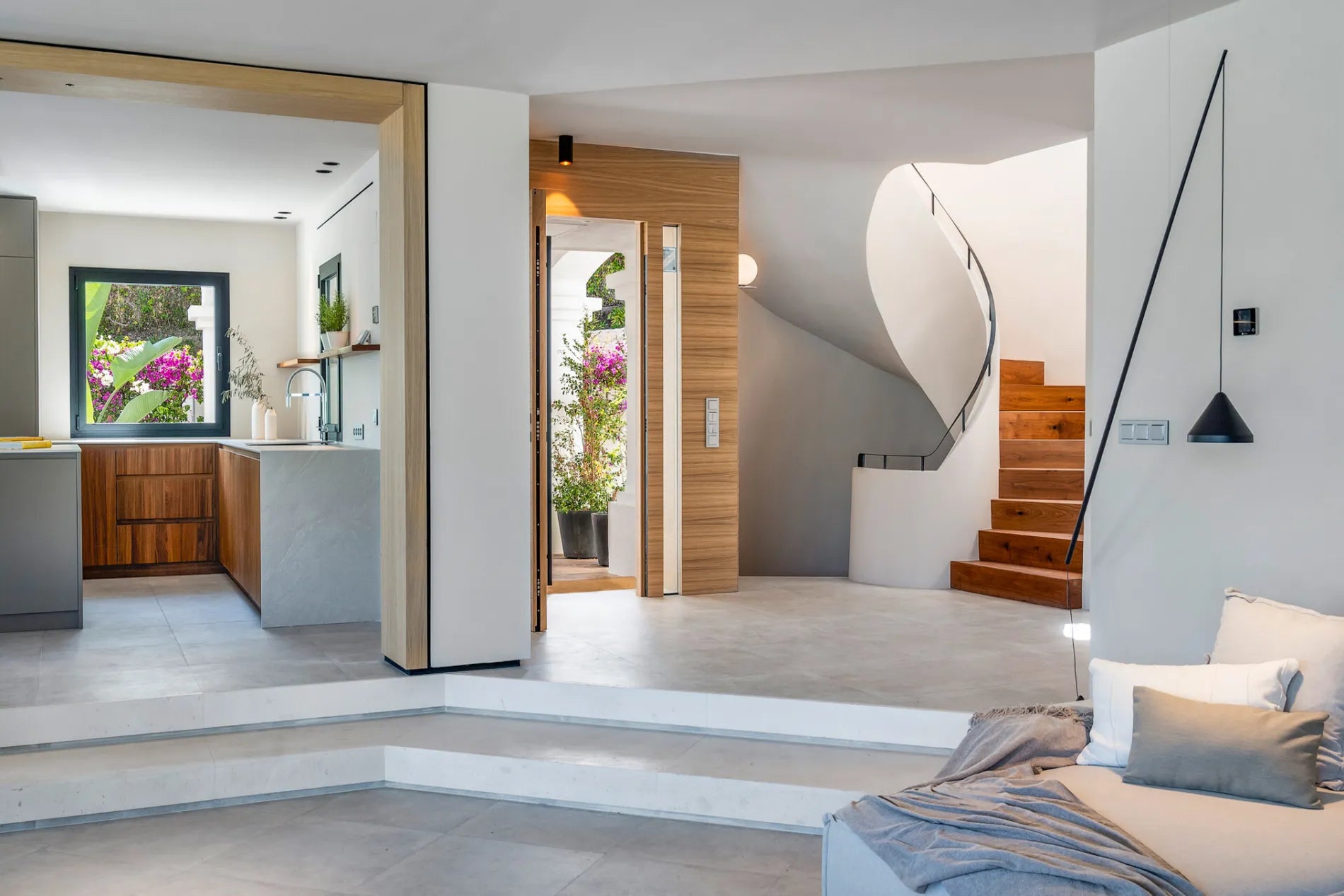 Elegant Completely Refurbished 6 Bedroom Villa With Sea Views La Cerquilla Nueva Andalucia - METALUXURY