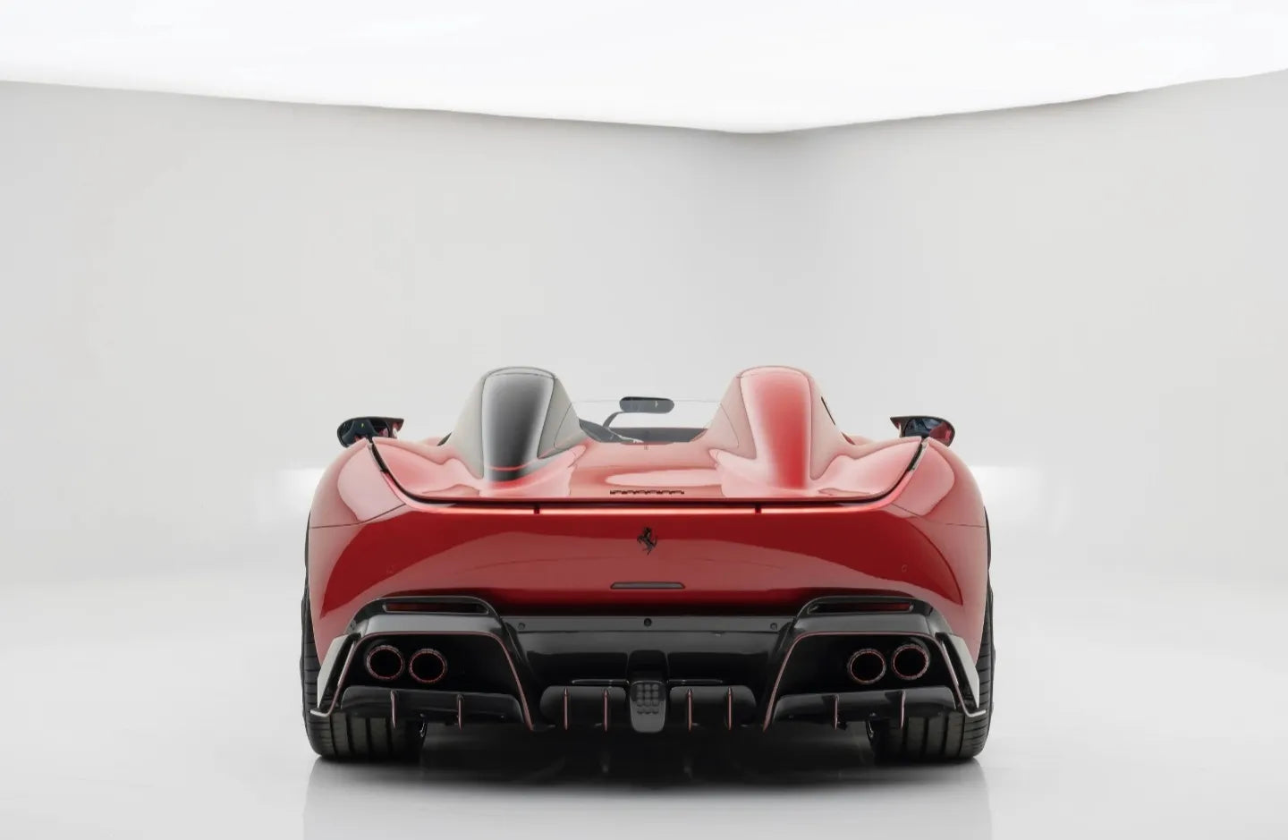 2023 Ferrari Monza SP2 - METALUXURY